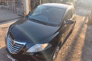 Lancia Ypsilon 1.2 69 CV 5 porte Silver