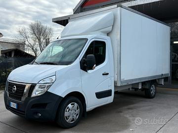 NISSAN INTERSTAR BOX 4m