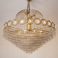 Lampadario classico con pendenti in vetro