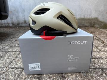 Casco Dotout