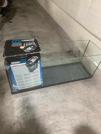 Acquario completo di luci e pompa esterna