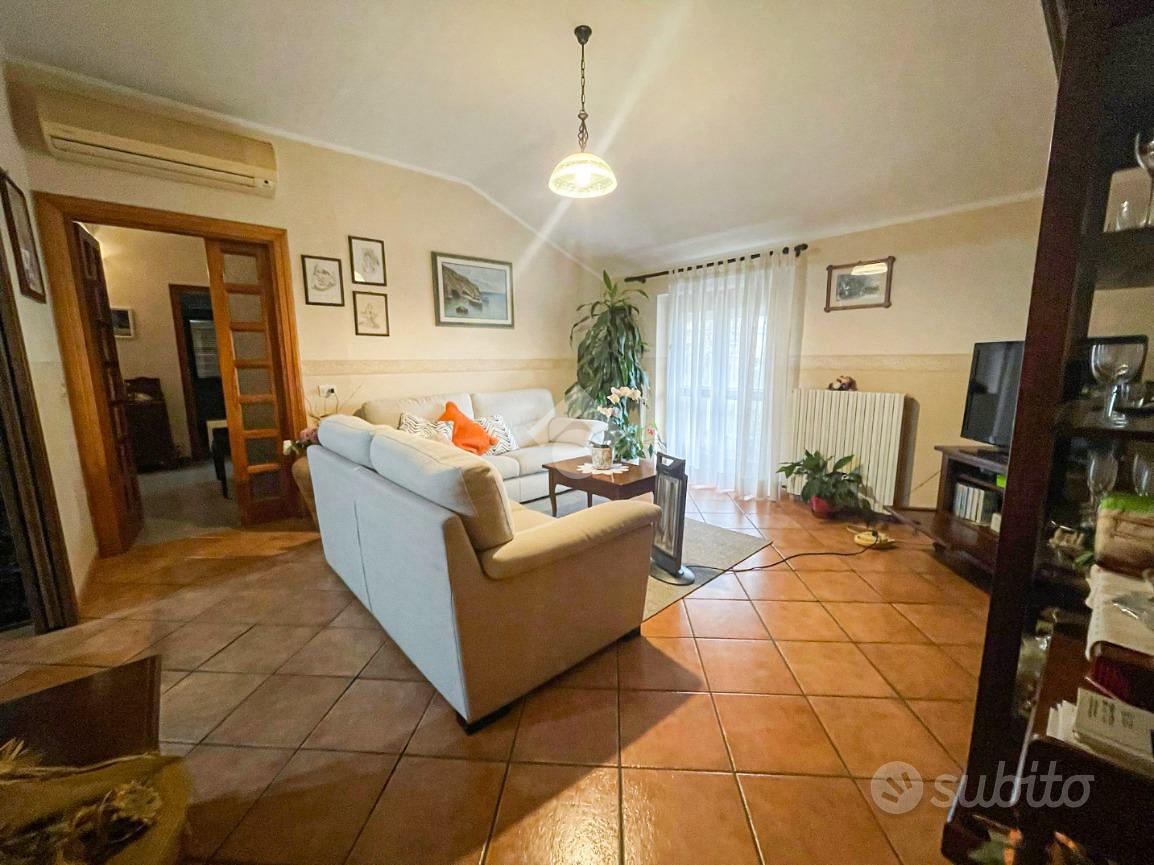 4 LOCALI A FALERNA - Vista 4