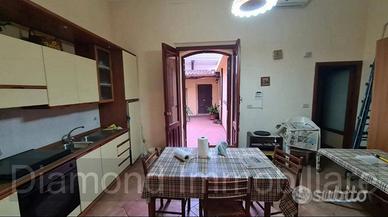 Appartamento ristrutturato ad Acireale