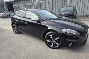 Volvo V40 D2 R-design Momentum