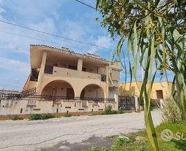 Triscina, villa indipendente con veranda vista mar