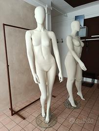 Manichino donna e curvy