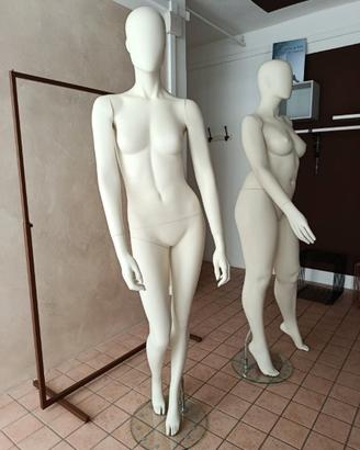 Manichino donna e curvy