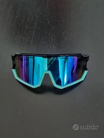 occhiali da sole sportivi 