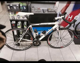 Bicicletta da corsa in carbonio