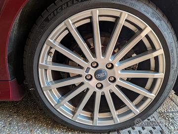 Cerchi Ford Focus RS completi di pneumatici