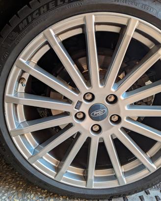 Cerchi Ford Focus RS completi di pneumatici