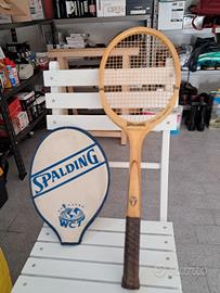 Racchetta tennis usata nella coppa devis