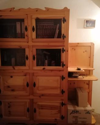 Mobile in legno d"abete