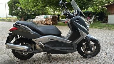 Yamaha XMAX 125 (X max)