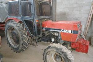 Trattore Case  IH 733