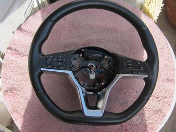 VOLANTE X NISSAN QASHQAI 2023 IN PELLE - COMANDI