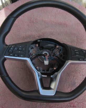 VOLANTE X NISSAN QASHQAI 2023 IN PELLE - COMANDI