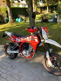 Moto SWM SM 125 R