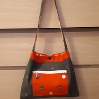 Borsa con tracolla fatta a mano