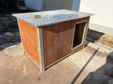 cuccia per cani in legno