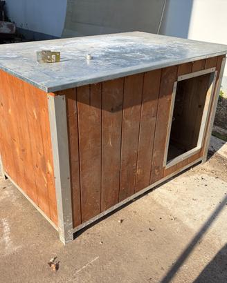 cuccia per cani in legno