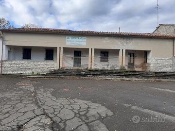 Locale ad uso commerciale