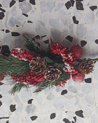 Addobbo natalizio ramo ghirlanda abete e bacche 