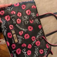 Borsa moschino mai usata