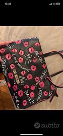 Borsa moschino mai usata