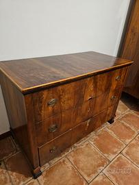 Como' antico in noce