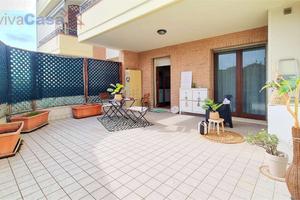 Appartamento ready-to-live con corte privata a Osi