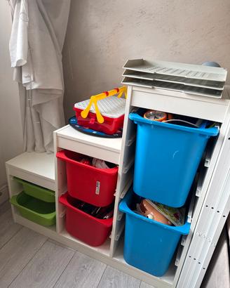 Mobile porta giochi con contenitori