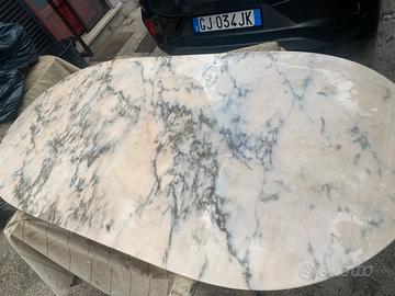 Tavolo in marmo