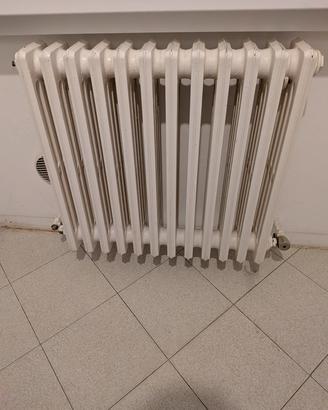 Calorifero termosifone in ghisa