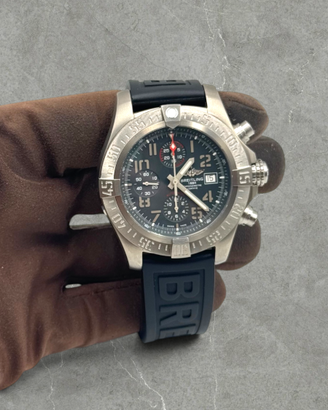 Breitling Avenger Badint 45MM Ref. E13383