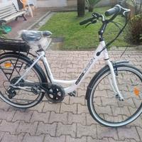 🚲 Bici Elettrica Momo Design Ferrara 26” – NUOVA