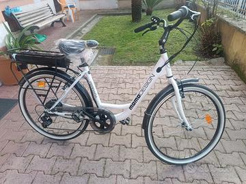🚲 Bici Elettrica Momo Design Ferrara 26” – NUOVA