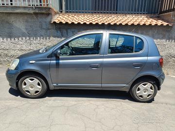 TOYOTA YARIS 5 porte 1.0 benzina