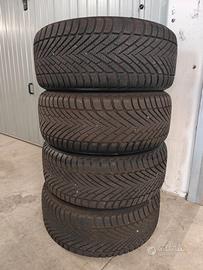 Pirelli powergy winter 225/45R17 94V M+S dot1425.
