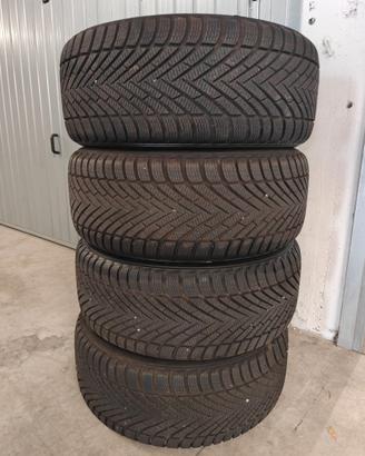 Pirelli powergy winter 225/45R17 94V M+S dot1425.