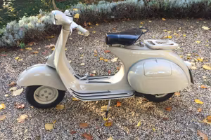 Vespa 125 VNA Dolce Vita 1959 Targa Oro