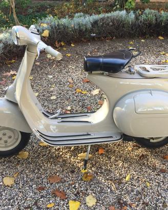 Vespa 125 VNA Dolce Vita 1959 Targa Oro