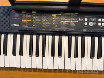 Tastiera Musicale Yamaha  PSR-F52  Scuola Media