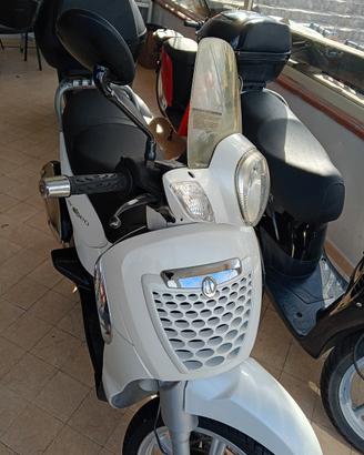Aprilia scarabeo 125 2010