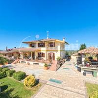 Frascati - prestigiosa villa con piscina, parco pr