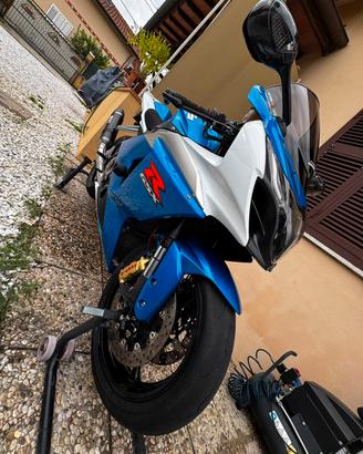 Gsx 1000 r leggere bene