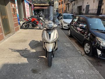 Piaggio Beverly 300 i.e. Sport
