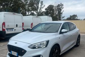 FORD FOCUS ST-LINE ecoboost