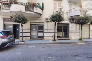 Locale, negozio commerciale
