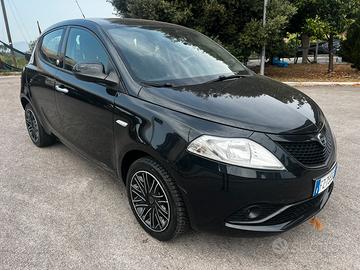 Lancia Ypsilon ecochic gold GPL